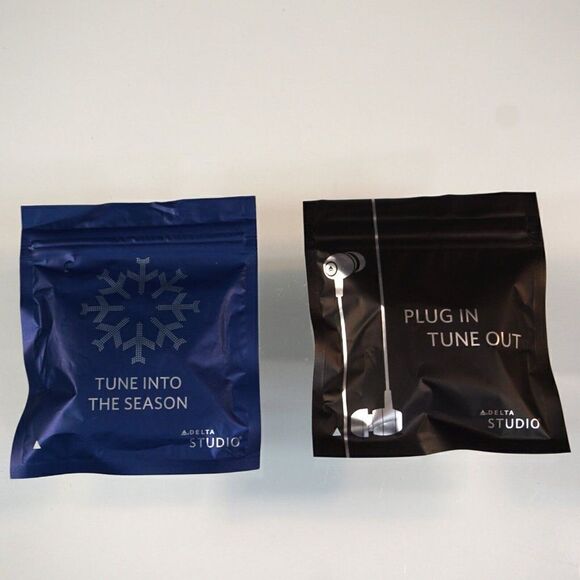 Lot Of 2 New Delta Airlines Wired Earbuds Plug In-Tune Out Delta Studio - Picture 4 of 4